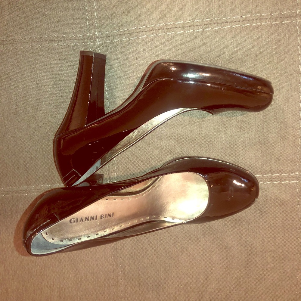 Black patent pumps